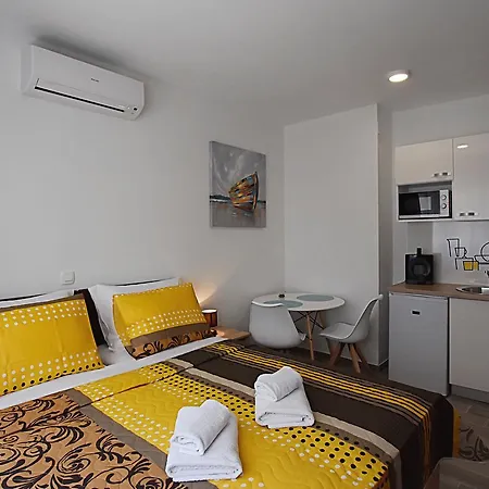 Borna & Roko Free Parking Apartment